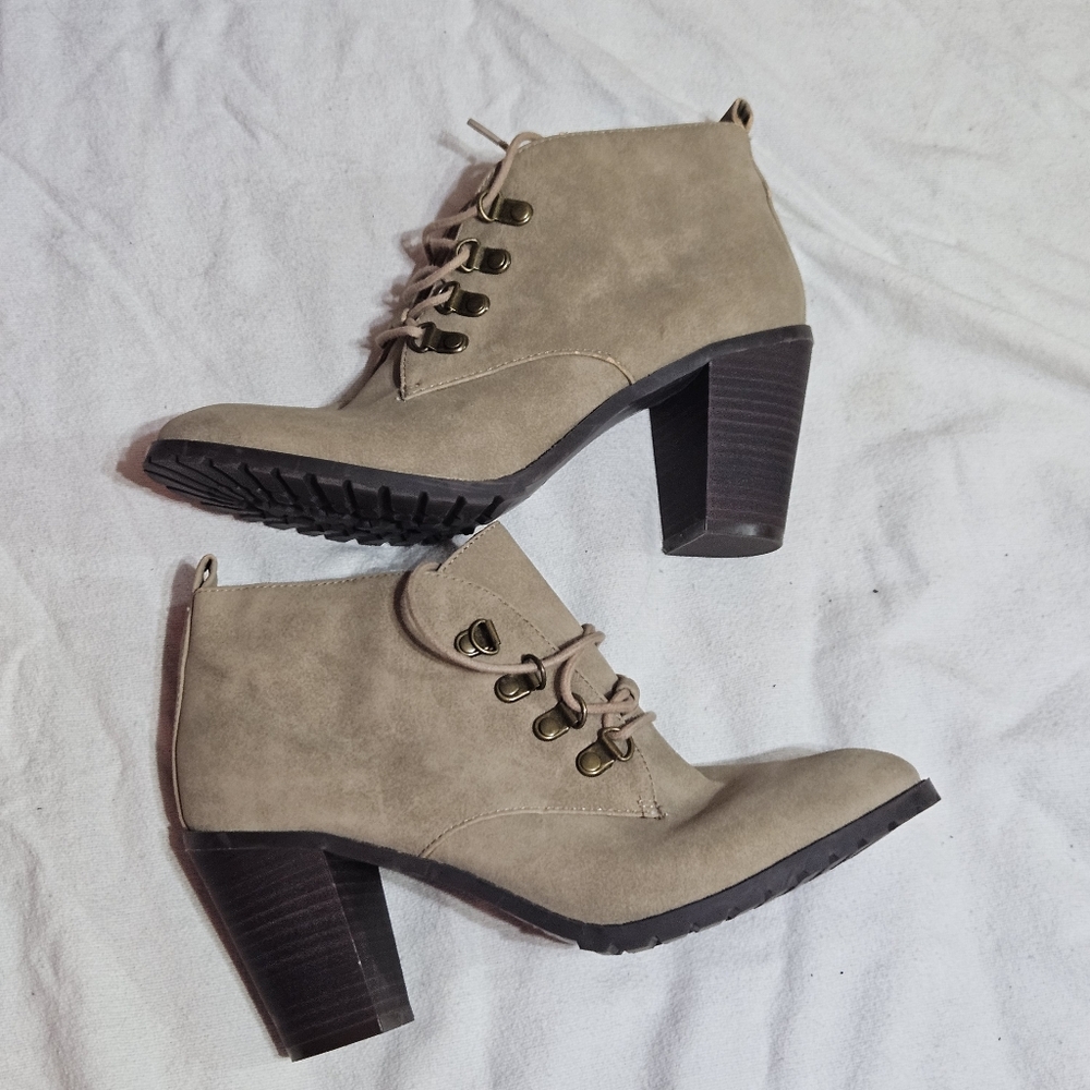 Restricted Boots Woman's Ankle Heel Brown Faux Leather Boots